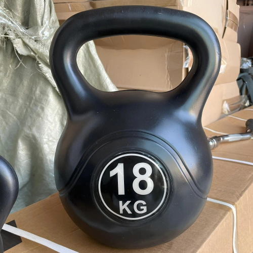 Kettlebells en PVC d’occasion | Différents poids - voir sur 18 kg