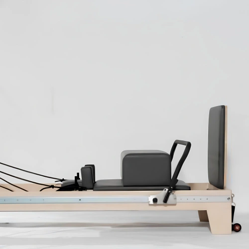 Máquina de Pilates Reformer - PM5 | Profesional - Vista frontal completa