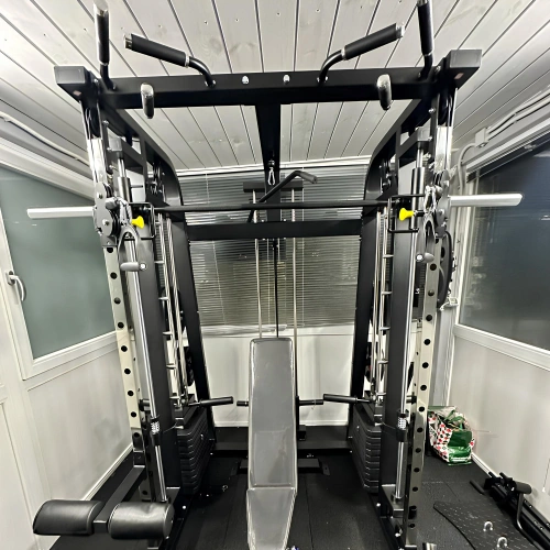 Rack multifunción - MR50 | Cables, Máquina Smith, Prensa de piernas - Vista frontal de la habitación