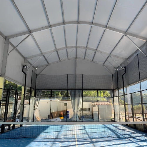 Padelplatz mit Seitenvorhängen - CP26 | Professional - Interne Ansicht