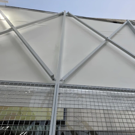 Copertura per Campo da Padel Apribile Elettricamente - CP80 - Visuale Ravvicinata