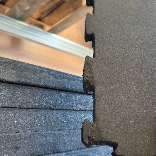 Damaged rubberized floor - various sizes | Professional - Visual Tile Damage