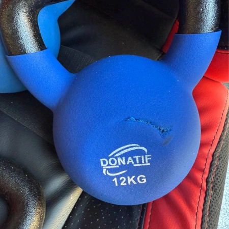 Kettlebells en néoprène endommagés | Poids divers - Dommages visuels Kettlebell 12 kg