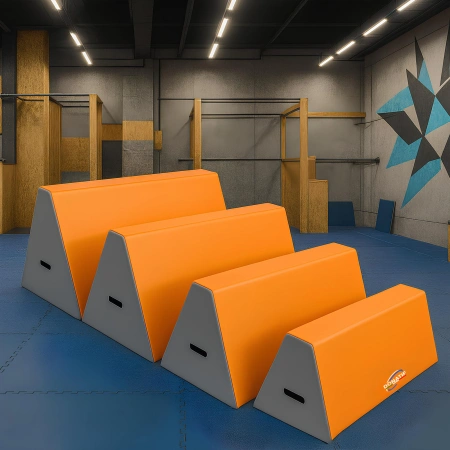 Cuatro Trapecios Combinados para Parkour - PK5 - Vista Completa del Gimnasio