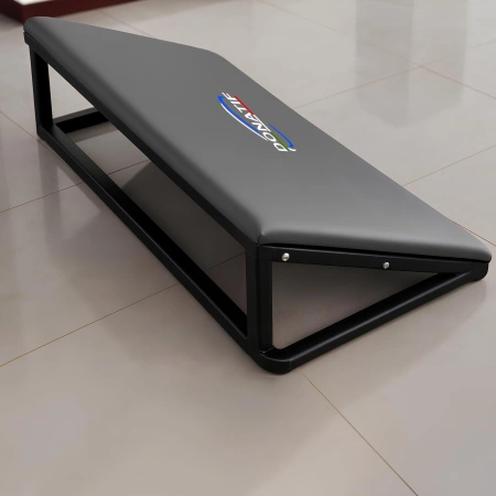 Parkour incliné en planche inclinée - PK42 | Professionnel - Vue sur la salle de sport