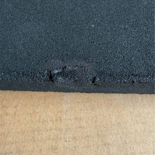 Damaged rubberized floor - various sizes | Professional - Side View