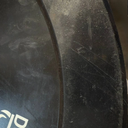 Gym Bumper Plates mit Beschädigungen | Verschiedene Gewichte - optische Kratzer und beschädigte Seiten