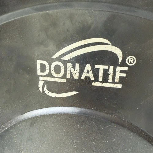 Dischi Bumper da Palestra con Danneggiamenti | Vari Pesi - Visuale Logo Donatif Danneggiato