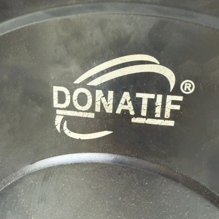 Dischi Bumper da Palestra con Danneggiamenti | Vari Pesi - Visuale Logo Donatif Danneggiato