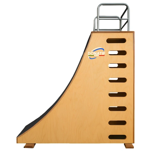 Warped Wall per Allenamento Parkour in Legno - PK