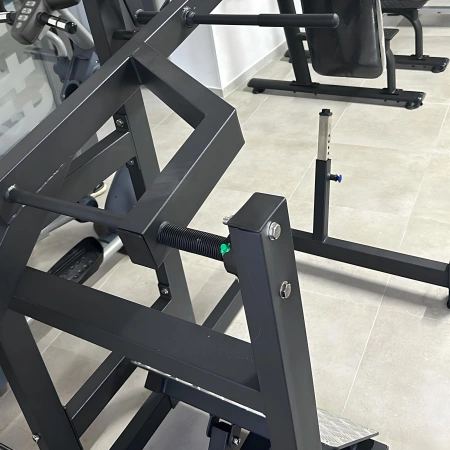 Máquina de sentadillas con péndulo - Profesional | Personalizable - Vista de cerca