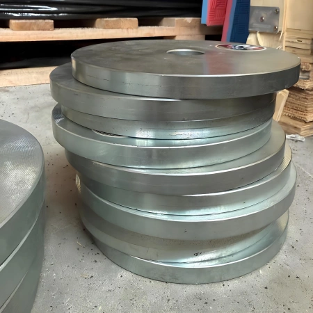 Kit de barre, haltères et 135 kg de plaques de poids | Seconde main - Vue rapprochée