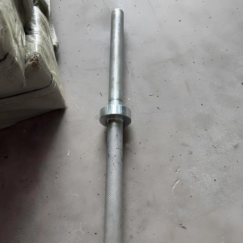 Kit de barra, mancuernas y 135 kg de placas de peso | Segunda Mano - Vista de Moleteado