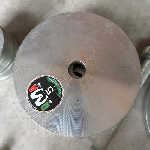 Langhantel-Bausatz, Hanteln und 135 kg Gewichtsplatten | Secondhand – 5 kg Scheibenansicht