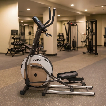 Weißer Crosstrainer mit Schwungrad - ET15 | Professional – Vollraumansicht