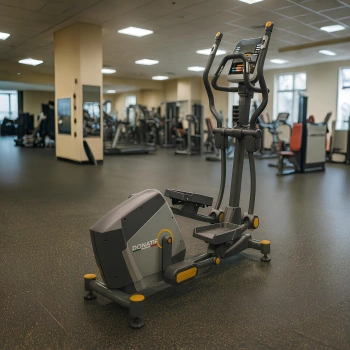 Machine Elliptical Trainer with Display - ET70 | Professional - Right Side View 2