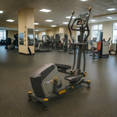 Machine elliptique d’entraînement avec écran - ET70 | Professionnel - Vue complète de la salle