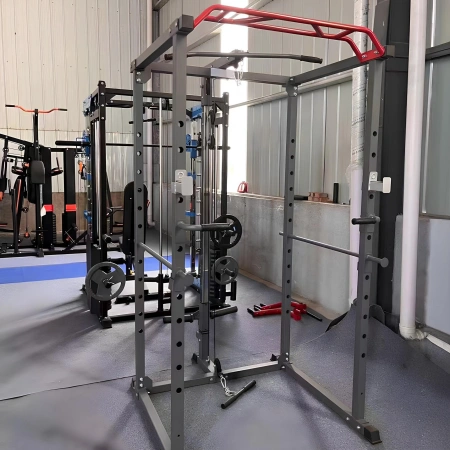 Power Cage Multifunktionsrack – Powerlifting – Vollansichtsnutzung