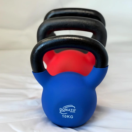 Kettlebell enrobé de néoprène de 22 kg - Exercices fonctionnels - Vue rapprochée du produit