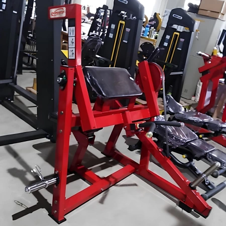 Plaque de curl pour biceps assis - RFA | Entraînement fonctionnel - Salle de sport - Vue de l’utilisation