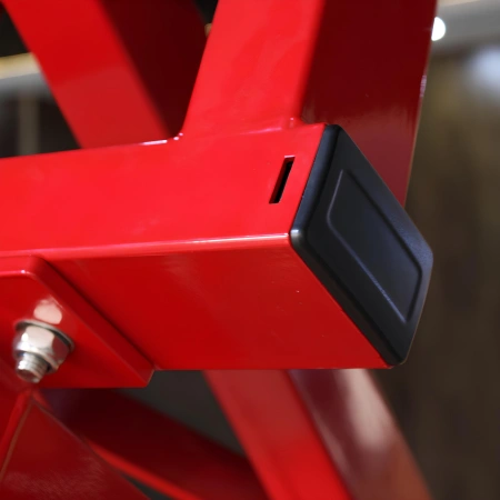 Laydown Pec Fly - RFA | Funktionelles Training – Fitnessstudio – Nahaufnahme