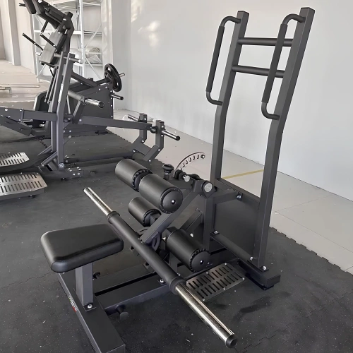 Standing Hip Thrust Machine - FMT | Tailor-made - Usage