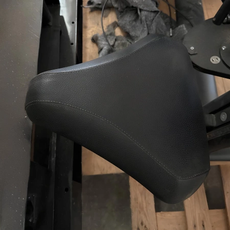 Pec Deck Machine - X6 | Rimini Wellness 2024 - Vista del asiento