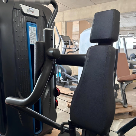 Máquina Pec Deck - X6 | Rimini Wellness 2024 - Respaldo Visual