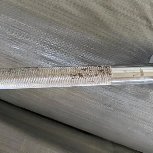 220 cm Olympic Barbell - 50 mm | Used - Close-Up View of the Grip