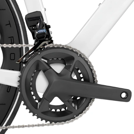 Fahrrad mit doppelter Scheibenbremse – BT42 | Custom – Pedalansicht
