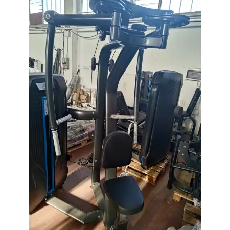 Pec Fly e Rear Delt - X6 | Fiera Rimini Wellness 2024 - Visuale Inclinata