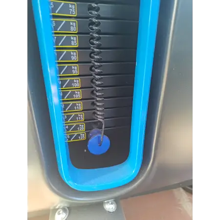 Pec Fly e Rear Delt - X6 | Fiera Rimini Wellness 2024 - Visuale Ravvicinata sul Perno di Regolazione