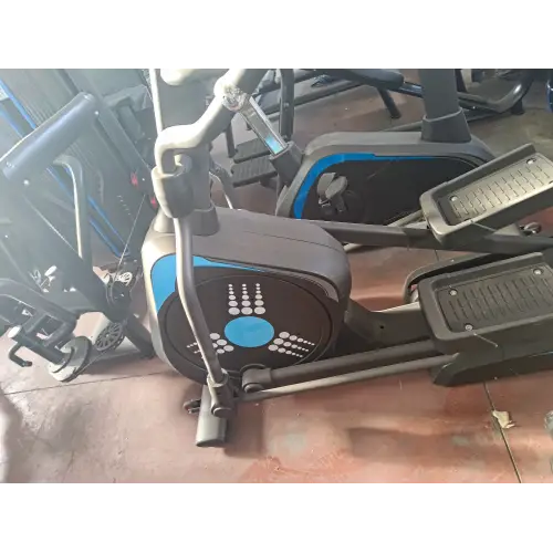 Virtual Reality Elliptical - X6 | Rimini Wellness 2024 - Close-up view