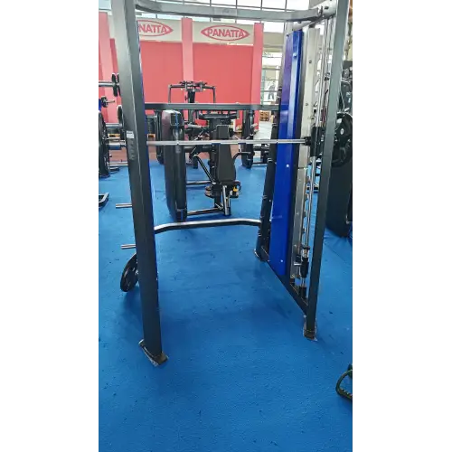 Smith Maschine Fitnessstudio | Rimini Wellness Messe 2024 - Vollansicht