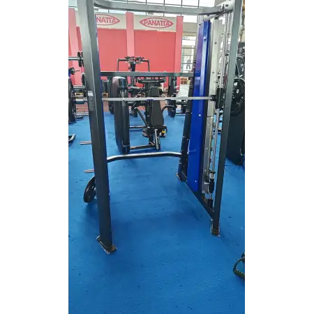 Smith Maschine Fitnessstudio | Rimini Wellness Messe 2024 - Vollansicht