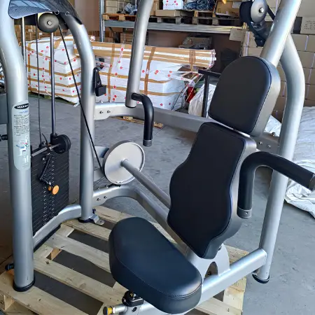 Chest Press Matrix mit Gewichtsrucksack | Gebraucht - Sitzansicht