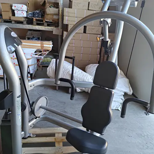 Chest Press Matrix mit Gewichtsrucksack | Gebraucht - Vorderansicht