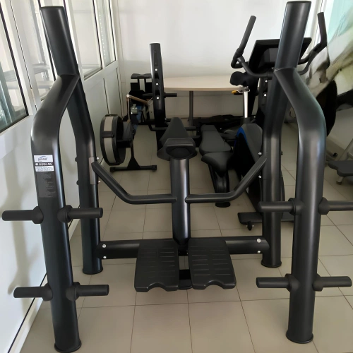 Professionelle Schrägbank - X6 | Rimini Wellness 2024 - Vollansicht