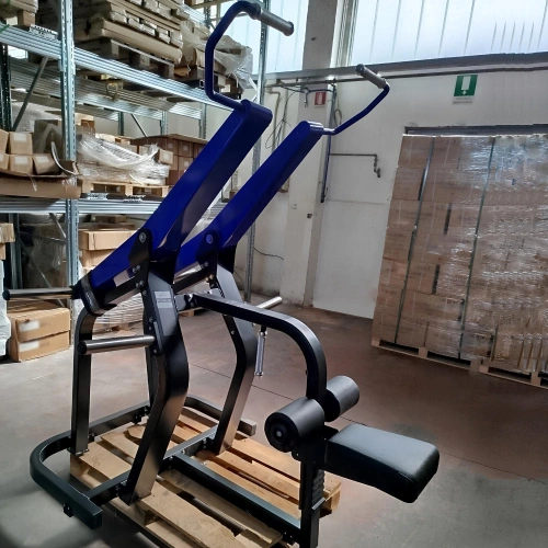 Machine à chargement libre - X6 | Rimini Wellness 2024 - Vue de l’entrepôt