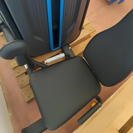 Leg Extension e Prone Leg Curl - X6 | Rimini Wellness 2024 - Visuale Completa