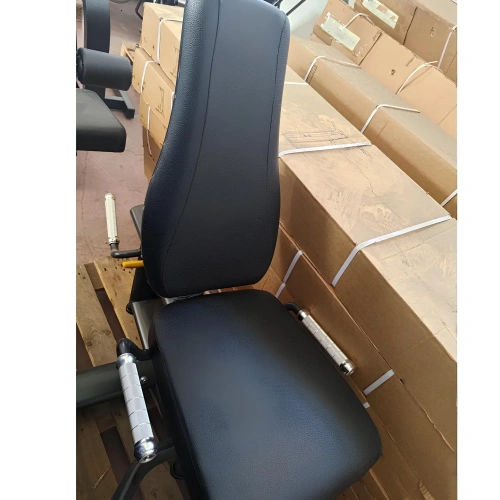 Leg Extension e Prone Leg Curl - X6 | Rimini Wellness 2024 - Visuale sul Sedile