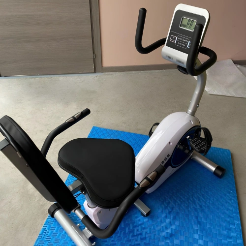 Vélo d’appartement avec 8 niveaux de résistance | Seconde main - Vue de dessus