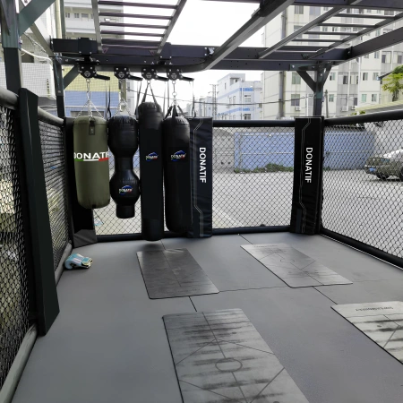 Multifunktions-MMA-Käfig - SC200 | Anpassbar - Innenansicht des Logos von Boxsäcken Donatif