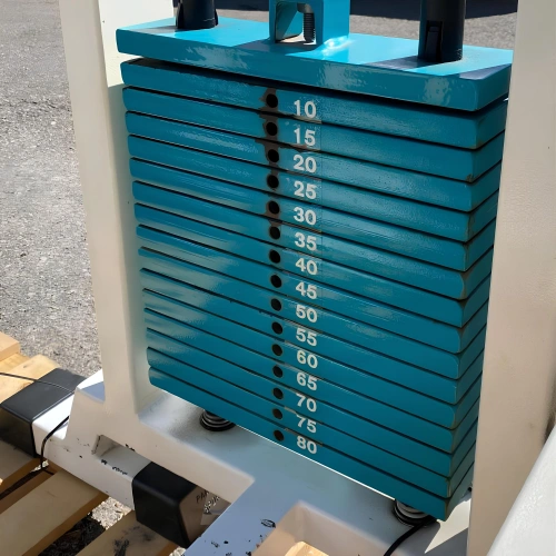 Presse à épaules Panatta avec pack de poids | Seconde main - Vue de la pile de poids