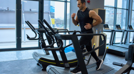 Curved, incline, and magnetic treadmills: differences and advantages