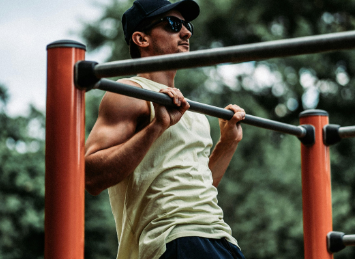 Streetlifting in home gym: how to train with little space and minimal equipment