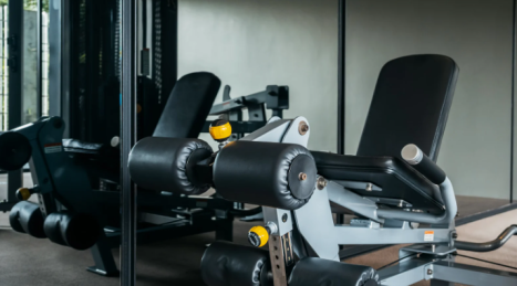 Esercizi Post-LCA: Perché la Leg Extension non è un Tabù