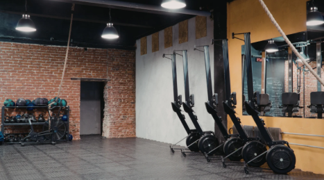 How to set up a gym garage floor without underestimating noise and shock