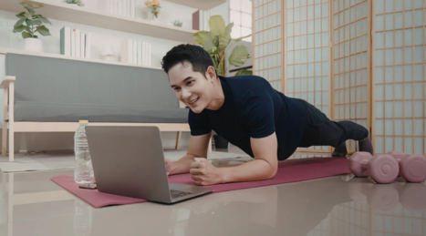 Come mantenere una routine dimagrimento in casa senza trasformarla in una punizione