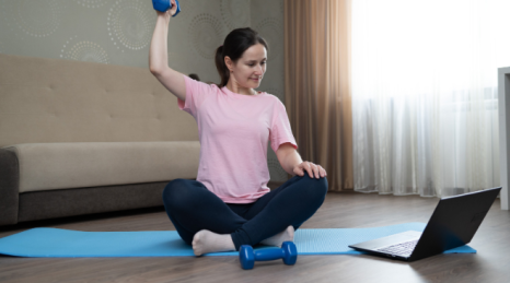 Come scegliere mini-abitudini realistiche se lavori tutto il giorno e ti alleni a casa